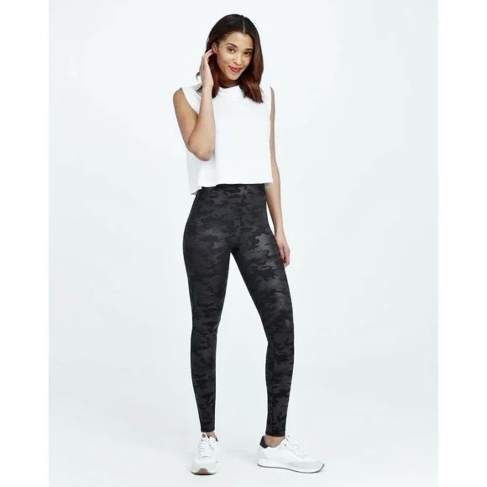 Women’s Spanx Faux Leather Leggings in Matte Black / Shine Camo (XS)